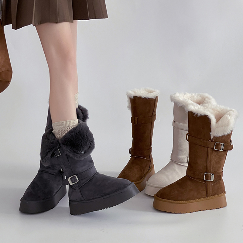 两穿扣带毛毛翻边中筒靴平底雪地靴秋冬季时尚复古厚底女士时装靴