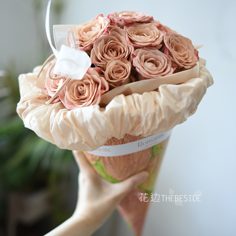 冰淇淋单品玫瑰花束情人节