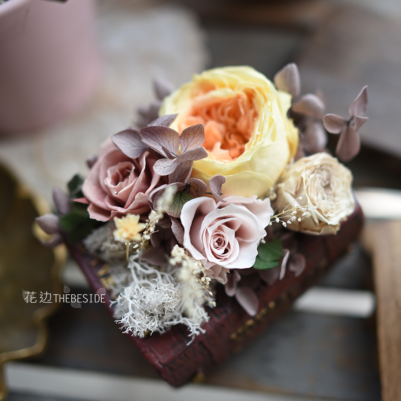 花边THEBESIDE《情书》纪念日七夕情人节礼物 复古书 进口永生花