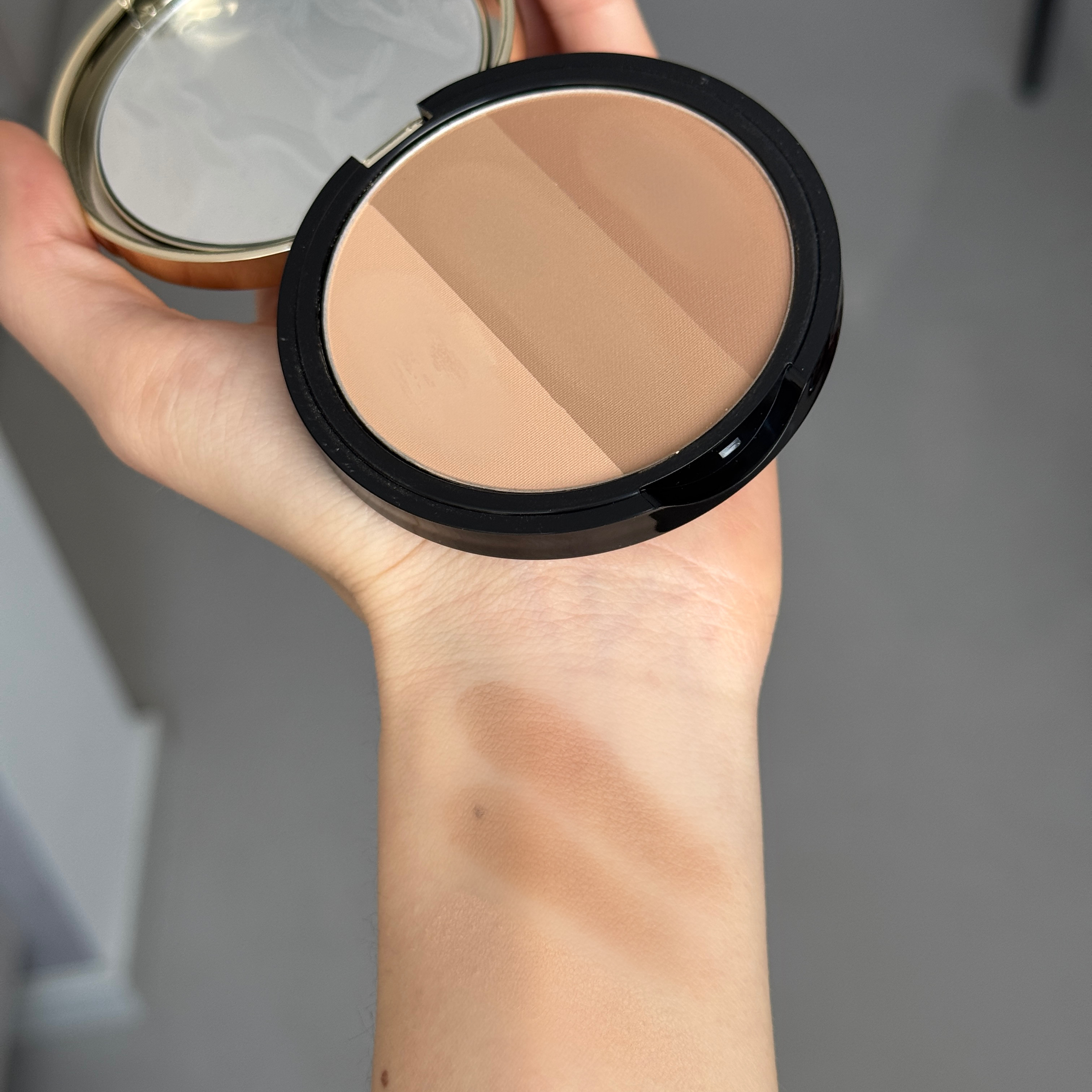 博主推荐三色修容高光一体盘韩国J家阴影鼻影侧影暗影粉饼无盒