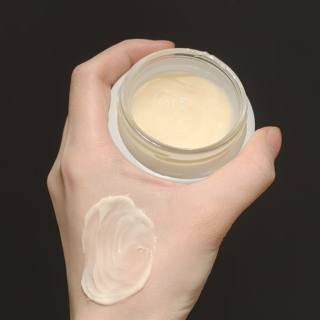 膏体瓷实 滋润服帖保湿红茶玫瑰赋颜保湿霜50g 到26.9