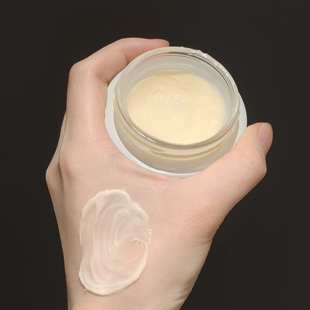 膏体瓷实 滋润服帖保湿红茶玫瑰赋颜保湿霜50g 到26.9