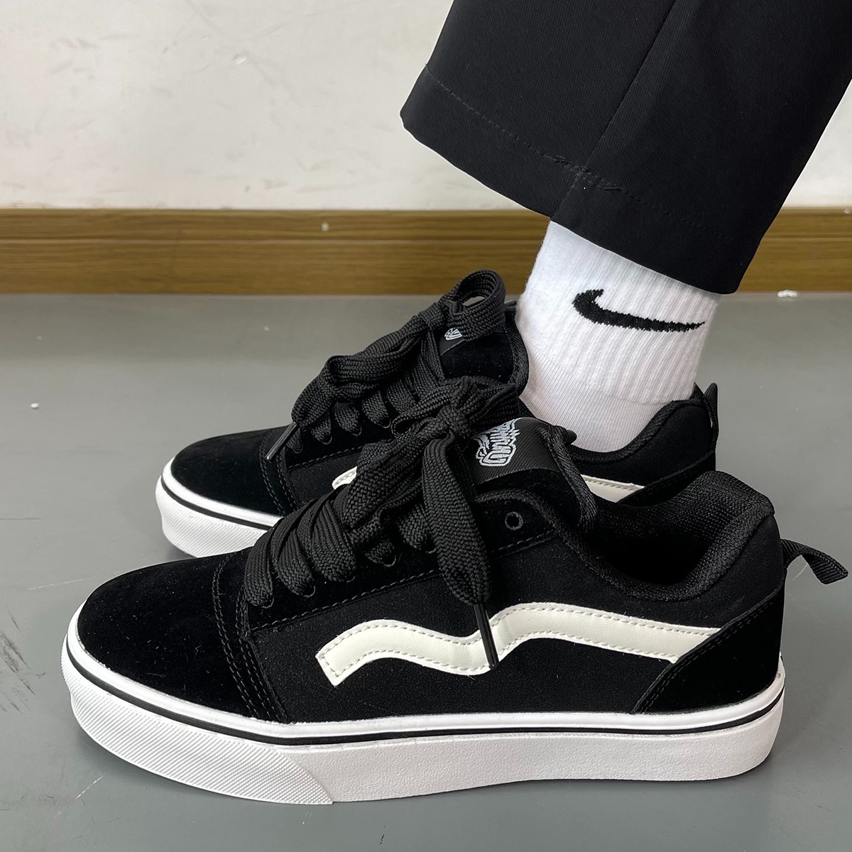 男鞋ins潮流新款黑色酷感闪电面包鞋休闲板鞋学生情侣百搭运动鞋