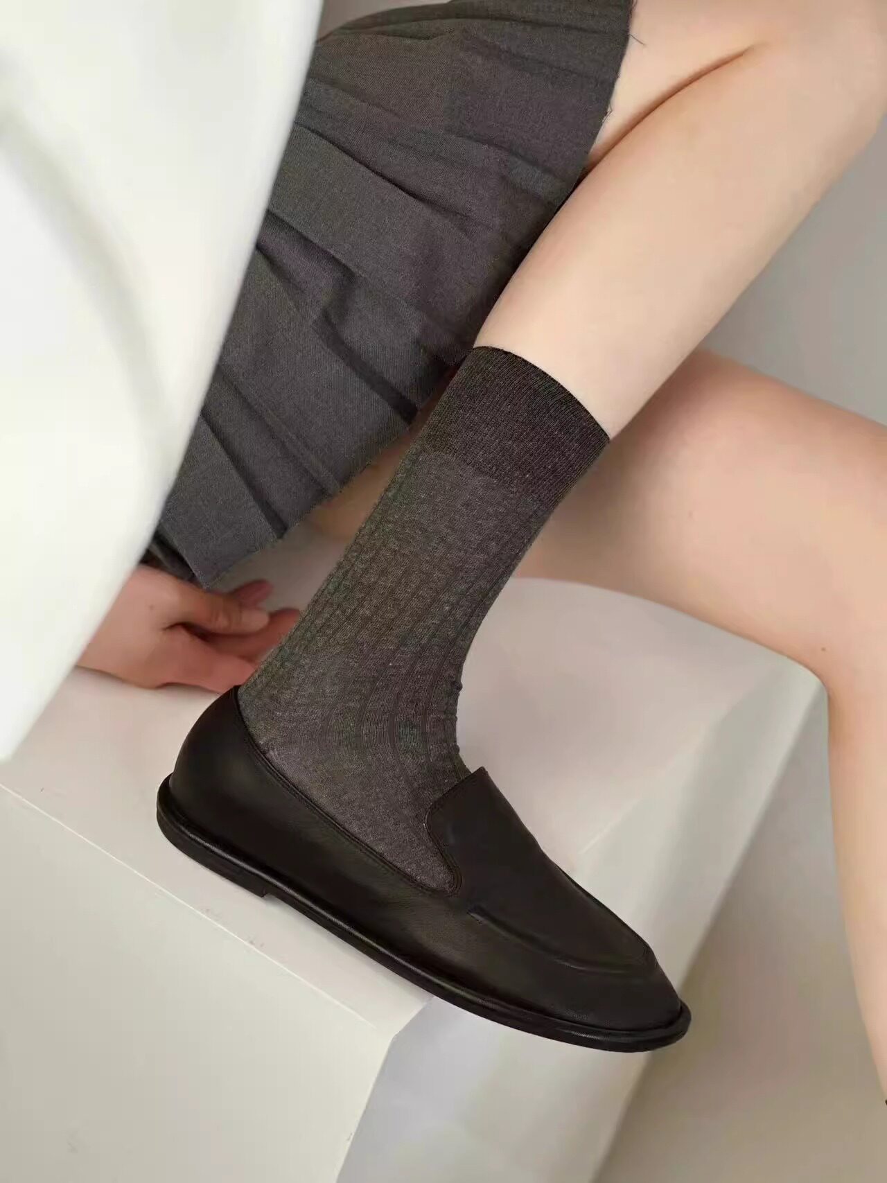 WHO KNOWS  THESE SOCKS ARE REALLY MIU   BRING YOUR OWN SENSE OF ATMOSPHERE  THE SENSE OF RELAXATION AND LUXURY IS ABSOLUTELY AMAZING