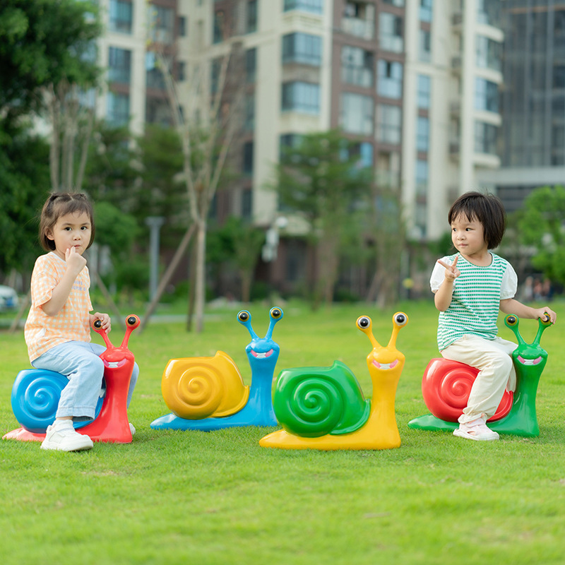 户外卡通凳动物座椅玻璃园林景观区雕塑商场幼儿园售楼部小区装饰