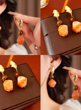 轻奢橙色几何耳环女金色垂坠式百搭高级感耳钉通勤约会旅行耳饰品