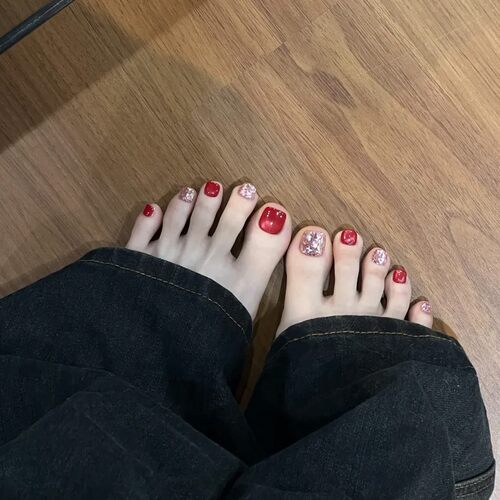 纯手工脚趾甲纯色猫眼粉亮片美甲红色显白美甲光疗甲成品穿戴甲