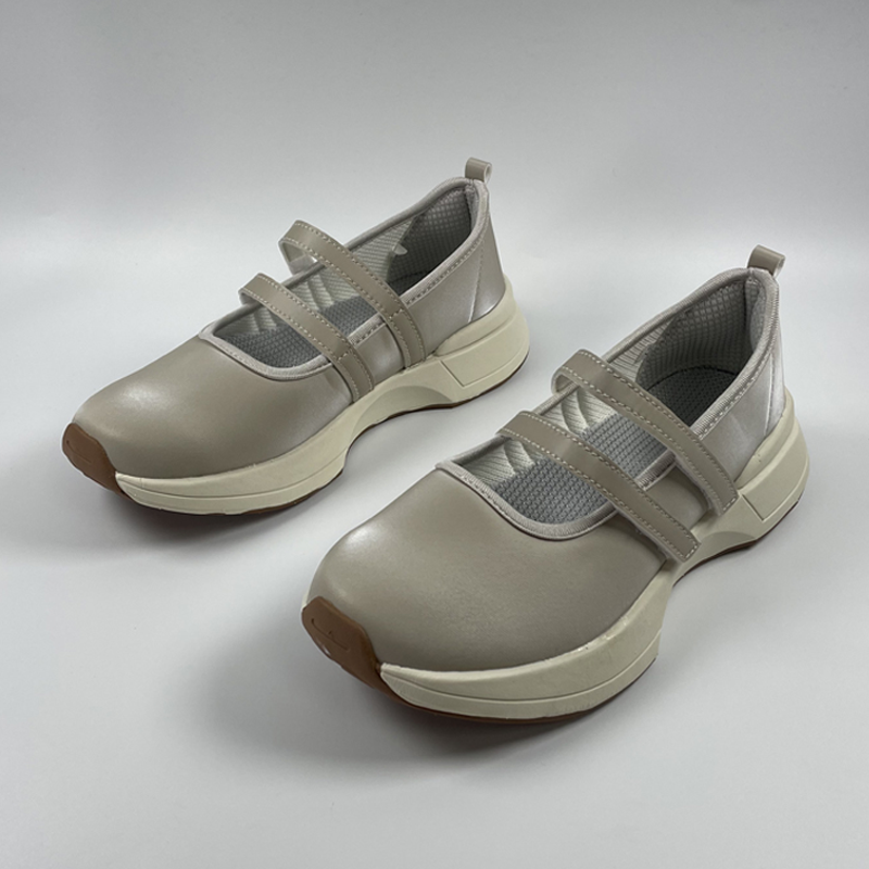 浅口圆头宽脚单鞋时尚百搭休闲鞋