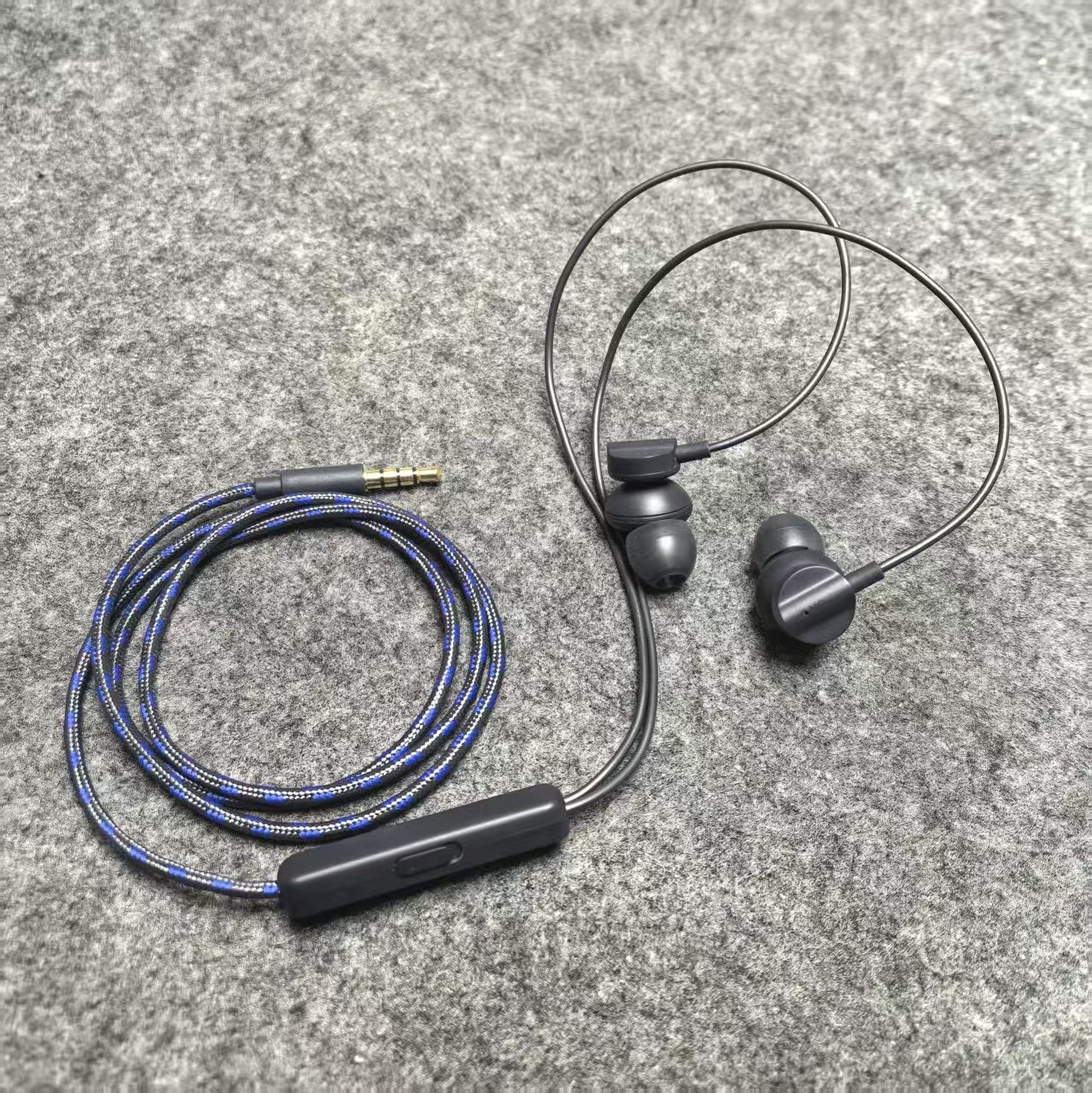 MP3音乐耳机入耳式重低音编织线材做工精细秦王耳机