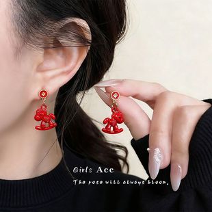 「马上抱富」新年红色木马耳饰女本命年小马耳钉个性创意马年耳环
