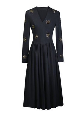 2026春法式烫钻V领长袖a字连衣裙女黑色显瘦气质中长裙时尚晚宴风