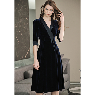 绝色西装领墨绿色金丝绒连衣裙2025早秋新款洋气质简约ol知性女装