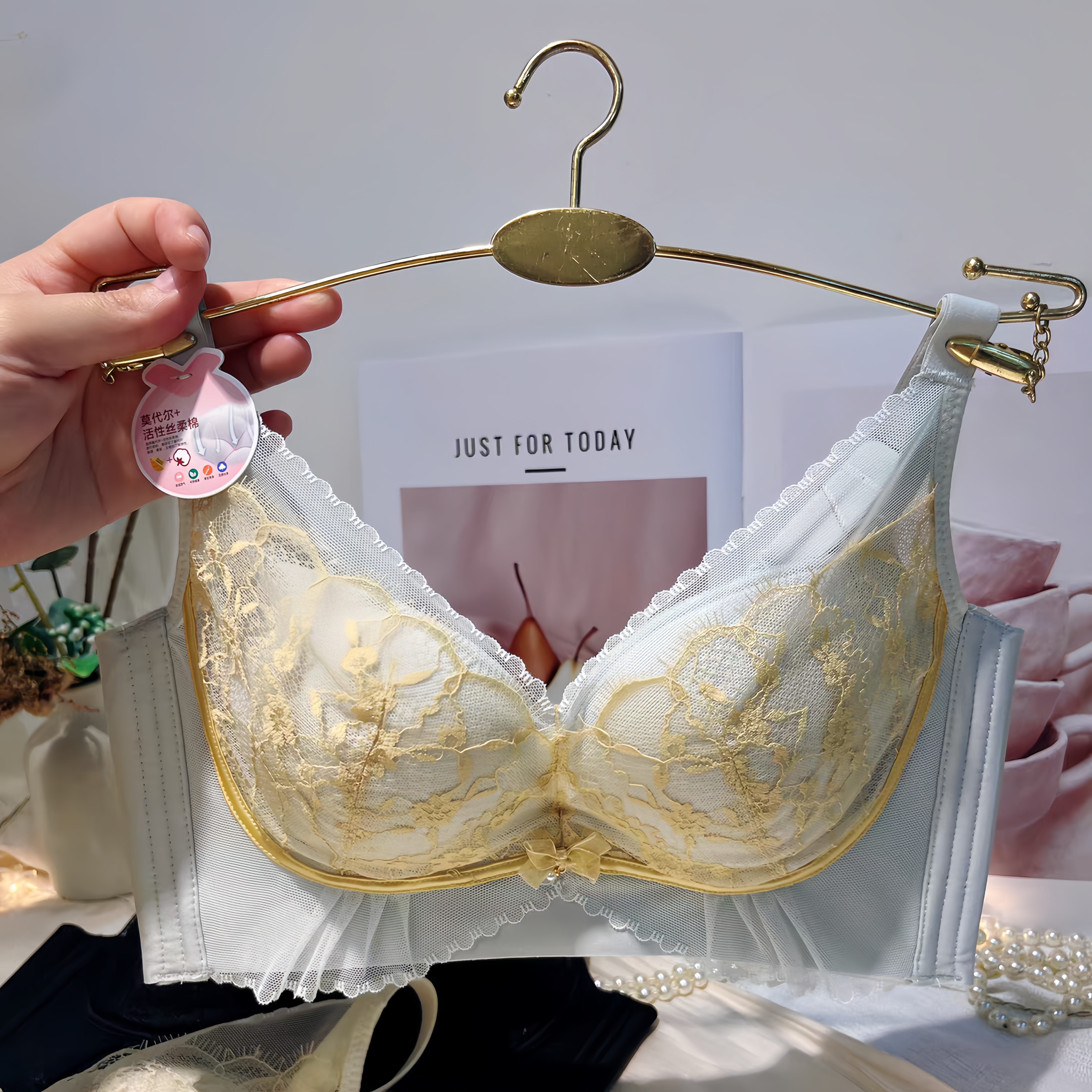专柜正品内衣女士AB杯聚拢平胸小胸防下垂性感蕾丝文胸收副乳调整