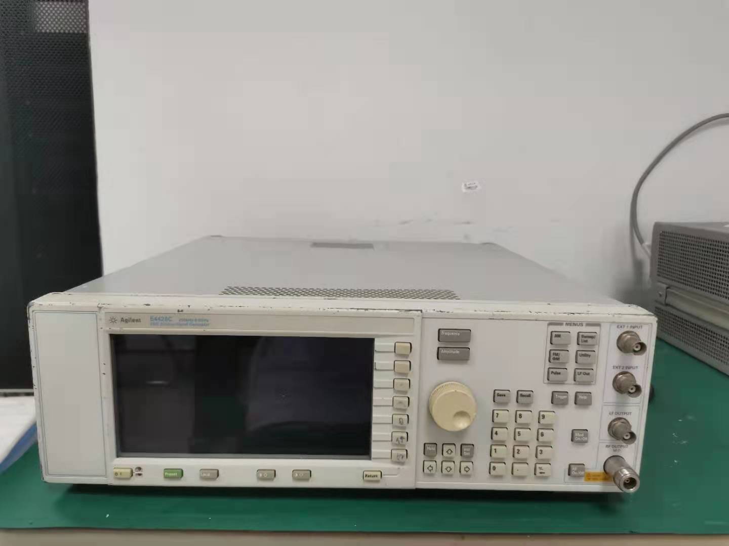 销售/回收Agilent E4428C E4432B E4433B, E4436B，E4437B E4438C