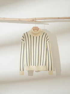 2025年春季新款休闲宽松纯羊毛高领针织毛衣黑白撞色竖条纹上衣女