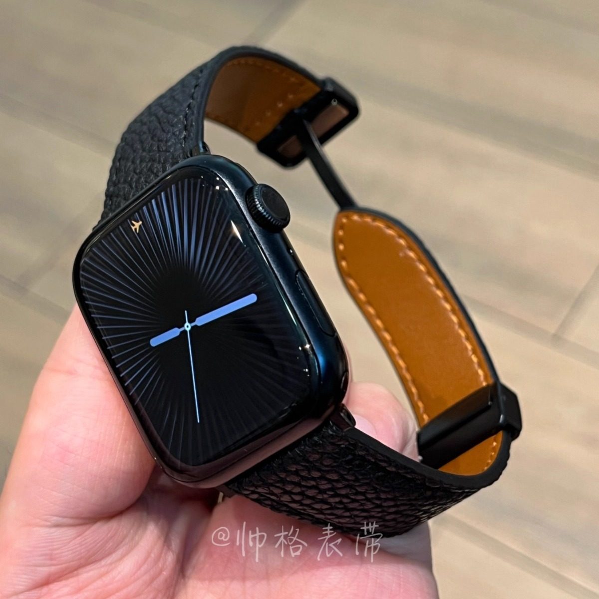 适用iwatch11荔枝纹真皮表带磁吸