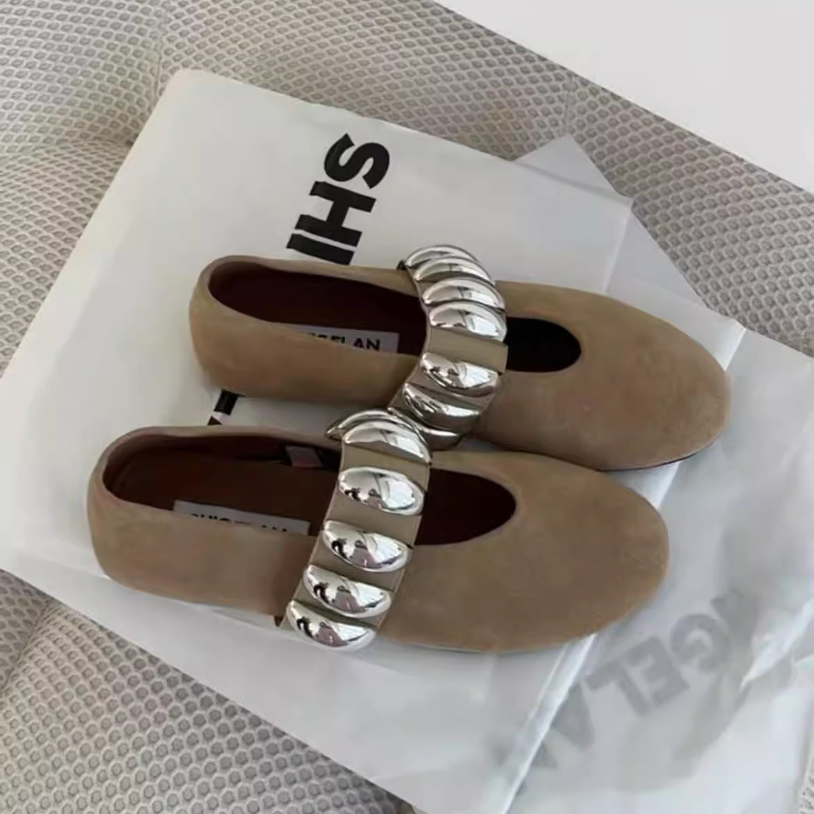 诗歌兰2025年秋新款真皮玛丽珍鞋