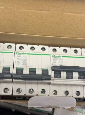 议价Multi9 C65N 3P C4断路器17898适用