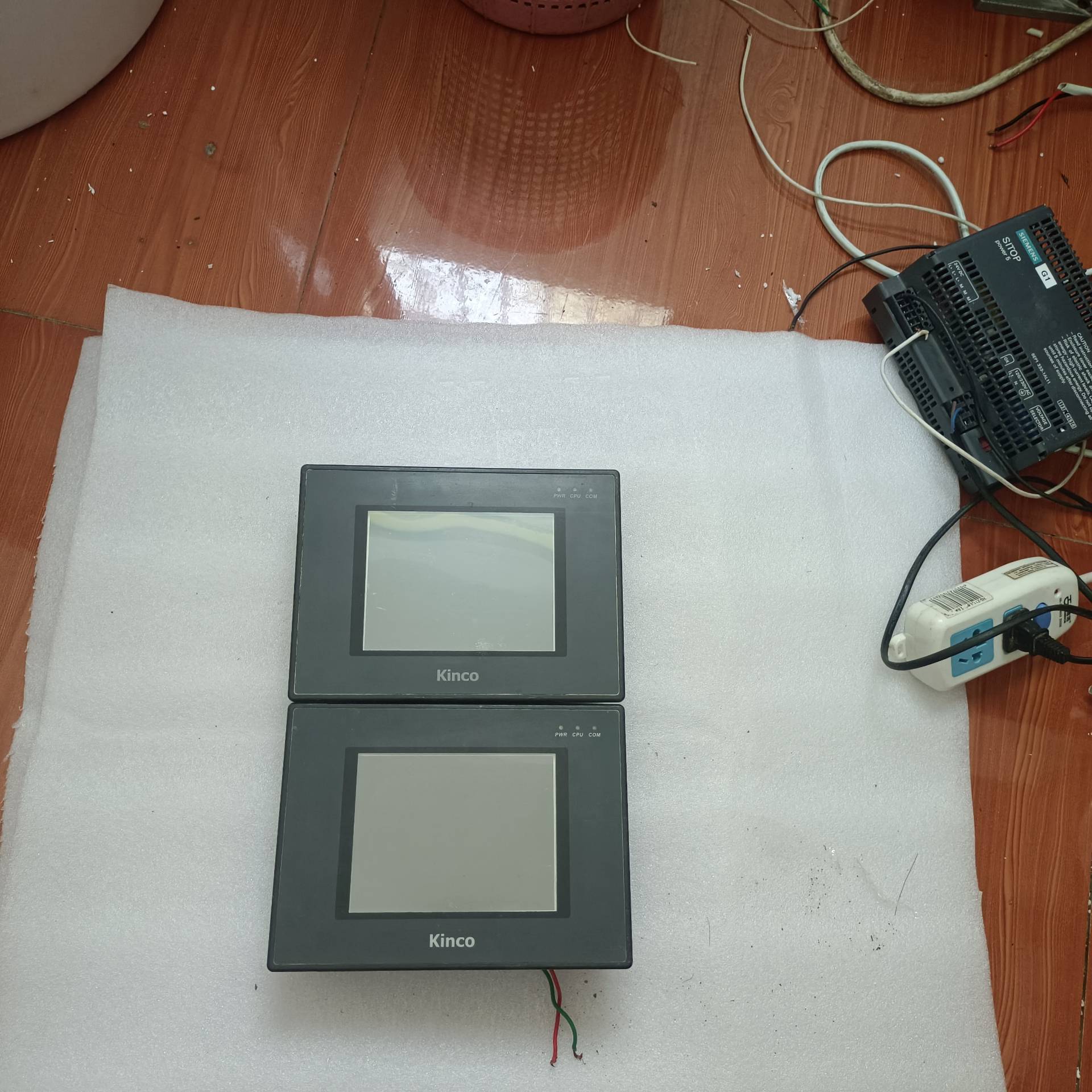 议价触摸屏型号MT4300C 成色如图适用