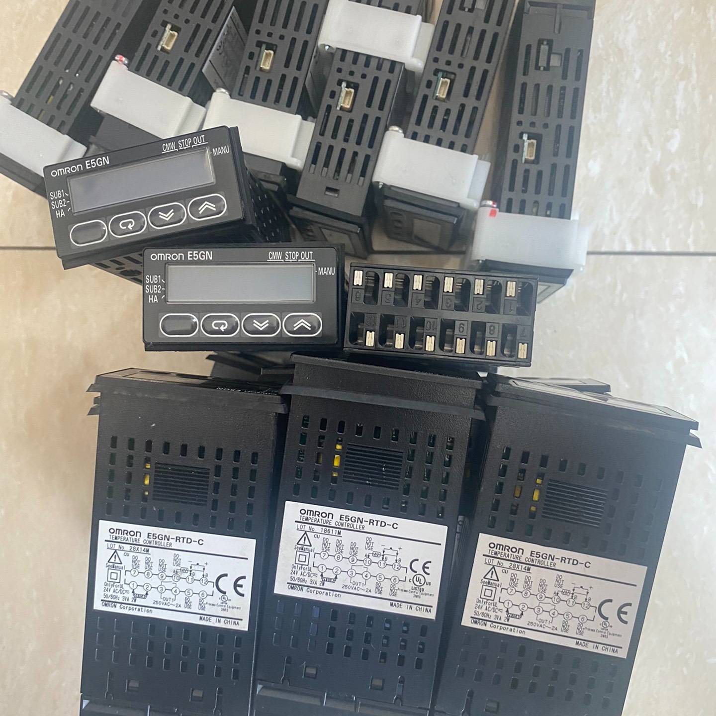 议价正品温度控制器E5GN-RTD-C R03T适用