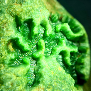 天然老坑翡翠玉石木那敞口开窗肉质细腻种水化开辣色表现牌子位置