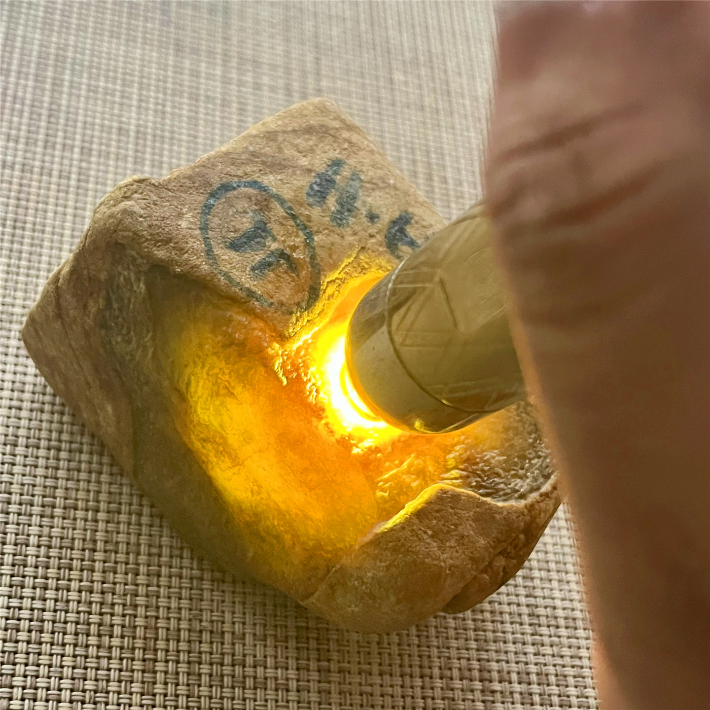 翡翠原石玉石毛料大马坎敞口肉质细腻种水化开有油性有胶感黄翡料