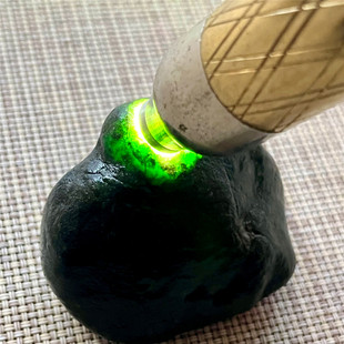 翡翠原石玉石毛料莫湾基敞口老坑皮壳老辣色带表现种水阳绿戒面料