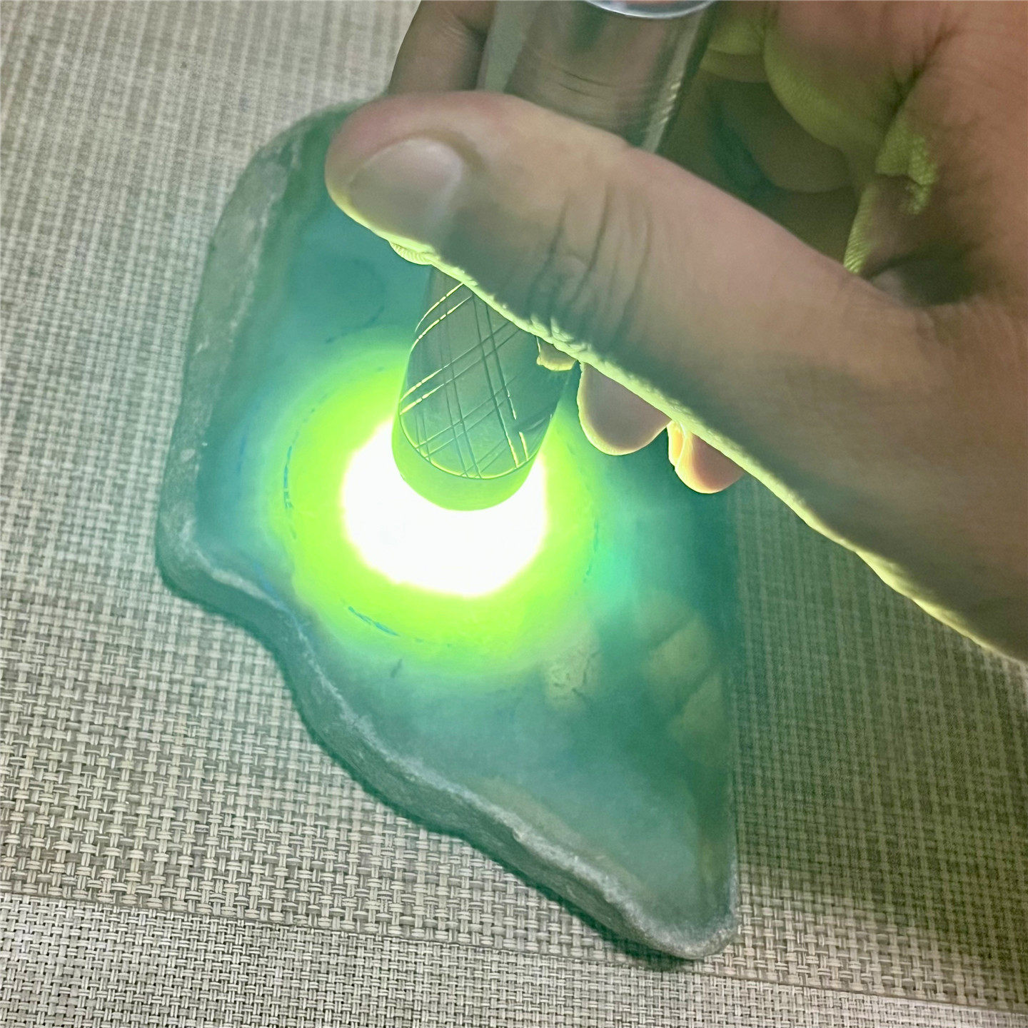 天然老坑翡翠玉石莫湾基切口底色