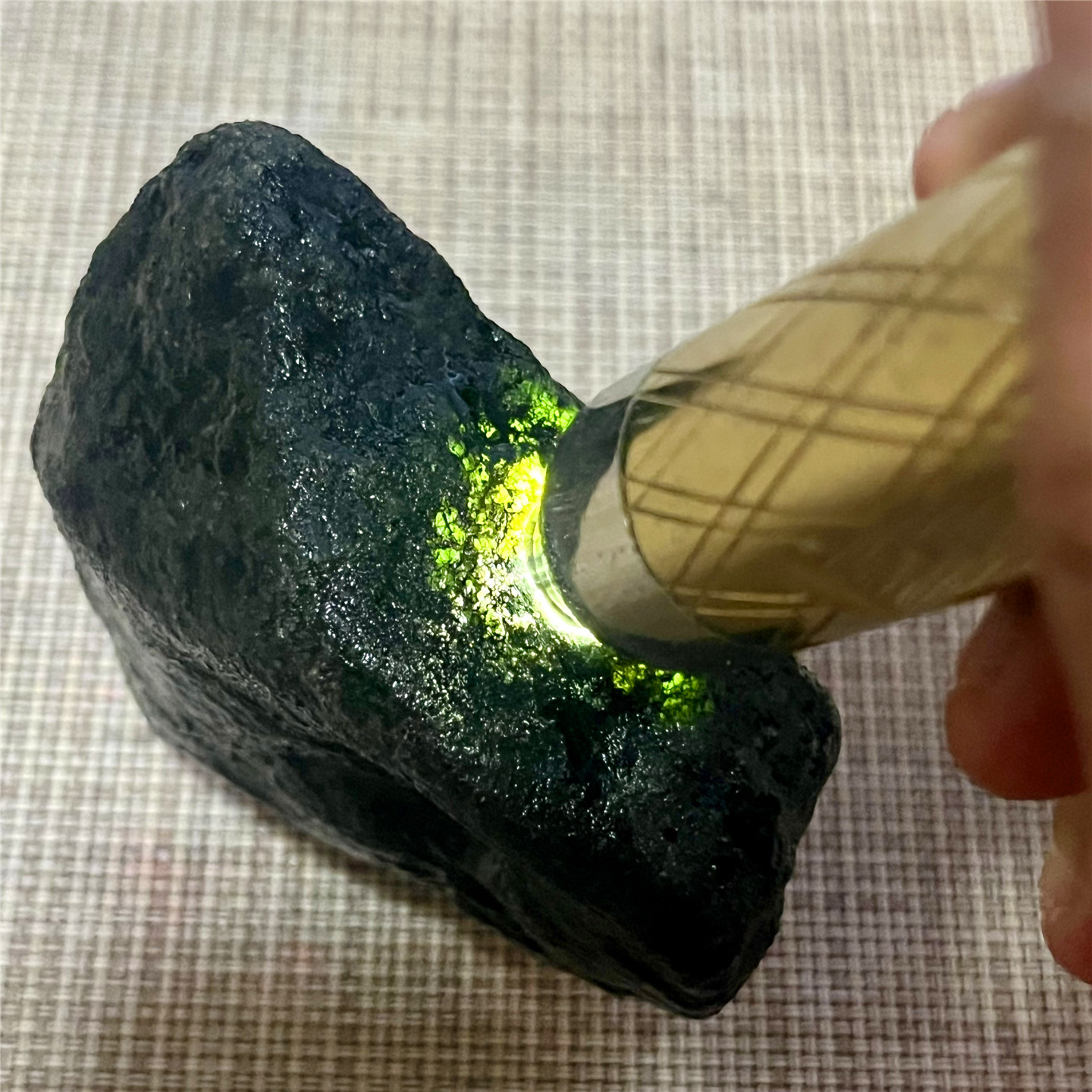 天然老坑翡翠玉石莫西沙底层黑皮