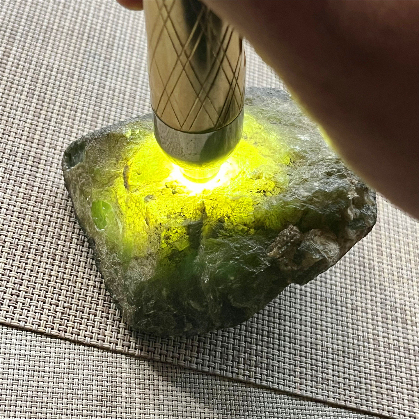 翡翠原石玉石毛料莫西沙敞口开窗料肉质发黑种水通透冰种起罡表现,珠宝/钻石/翡翠,珠宝奇石,淘宝优惠券,粉丝福利购,淘宝优惠卷