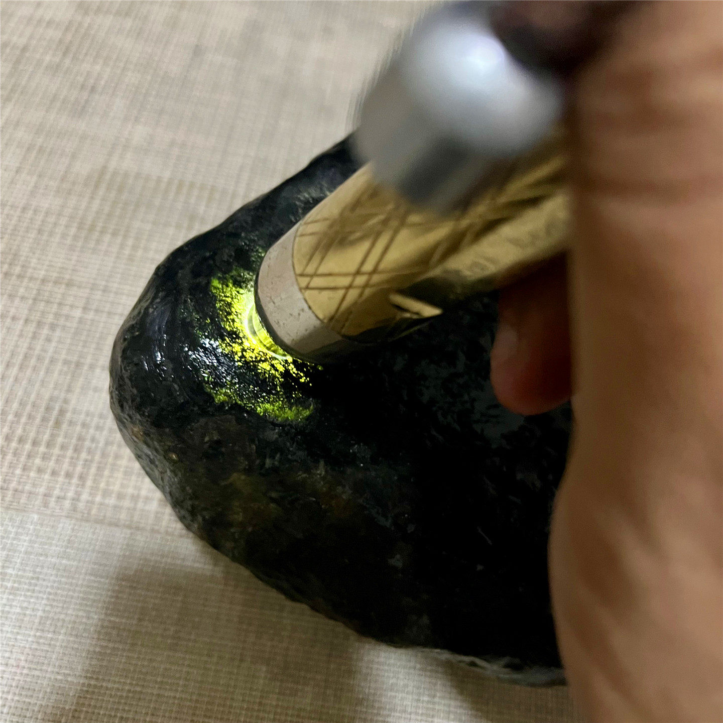 天然老坑翡翠玉石莫湾基敞口皮壳老辣油性足种水透开冰飘花起荧光