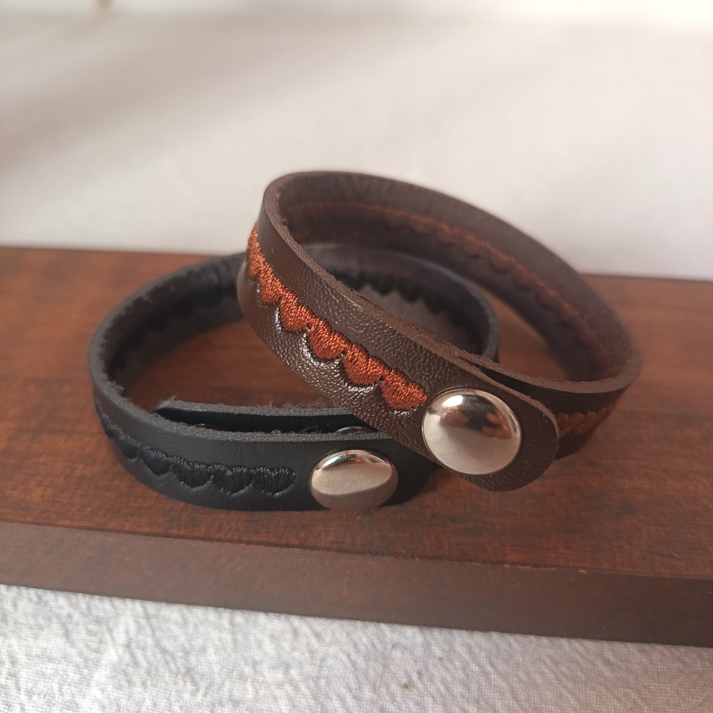 复古刺绣爱心皮革手环甜酷手链