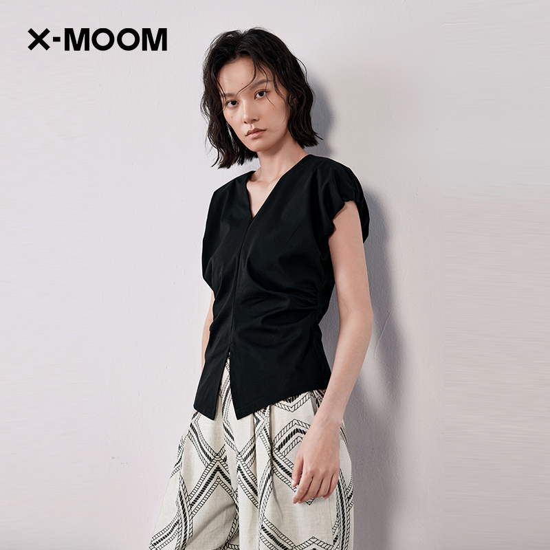 光泽感V领腰部抽褶盖袖上衣