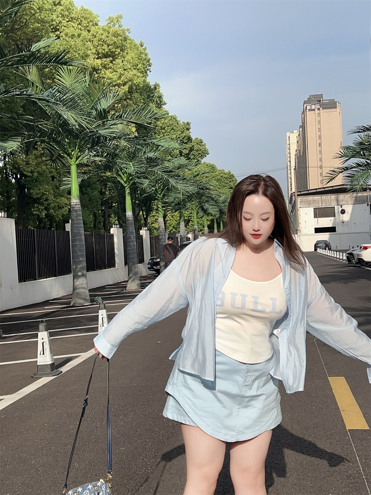 蓝色防晒衬衫背心短裙三件套