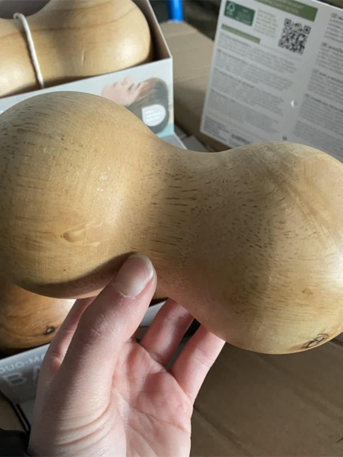 PURE SOLID WOOD MATERIAL SIAMESE PEANUT BALLS RELAX THE DEEP MUSCLES OF THE SHOULDER AND CERVICAL SPINE AND RELAX THE FASCIA BALLS