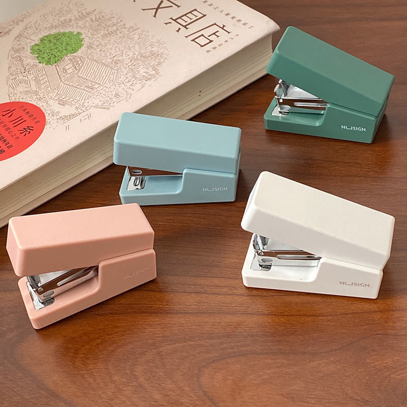 小号可爱学生办公室手握订书器