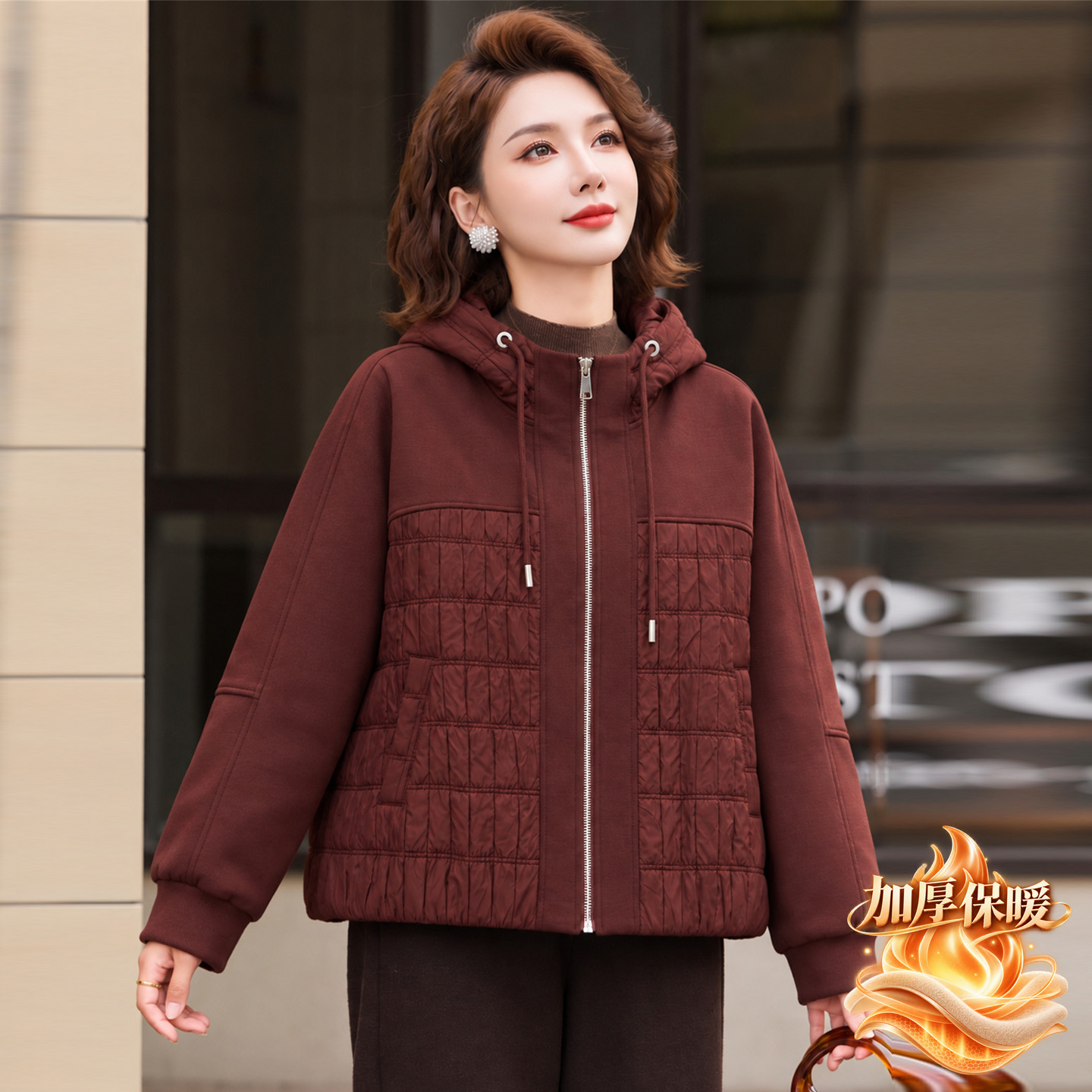 妈妈秋装时尚连帽外套2026新款中老年女装洋气加厚减龄保暖夹克衫