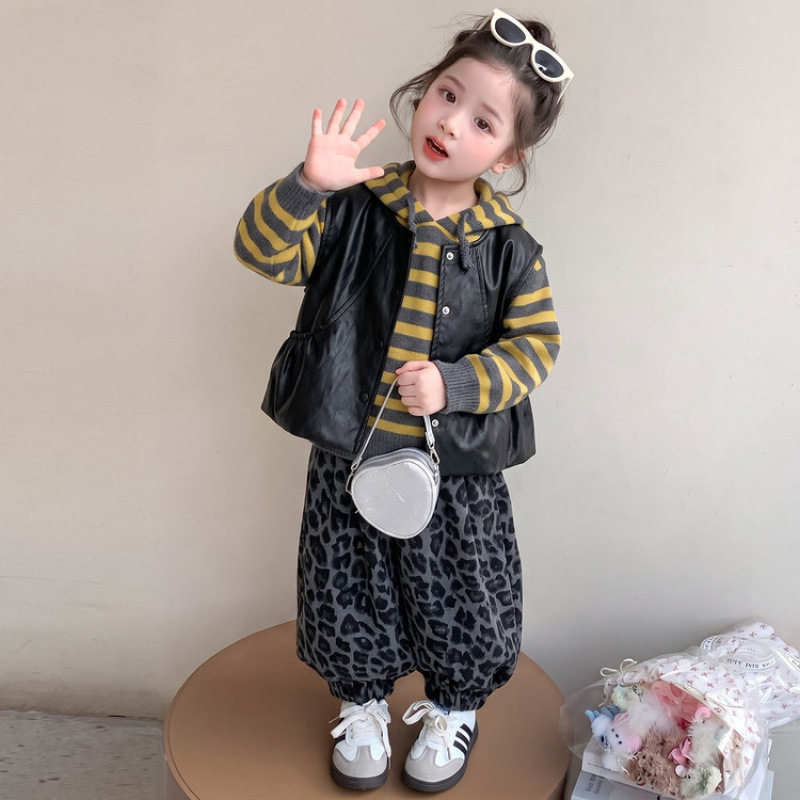 女小童秋季韩系休闲套装皮衣马甲豹纹裤三件套巨好看2026春秋新款