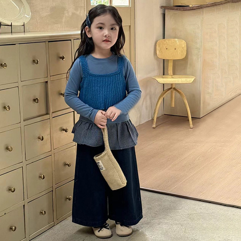 女童2026新款针织吊带背心打底衫百搭格纹屁帘休闲裤子潮流三件套