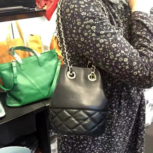 通勤小香风真皮菱格链条水桶包