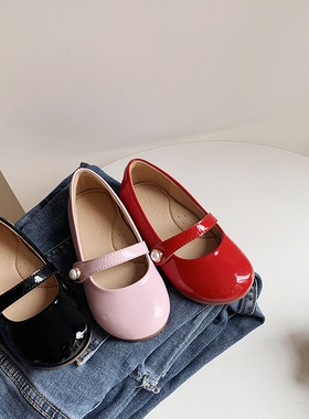 韩国童鞋2025女童春季新款韩版亮面珍珠公主皮鞋儿童红色新年单鞋