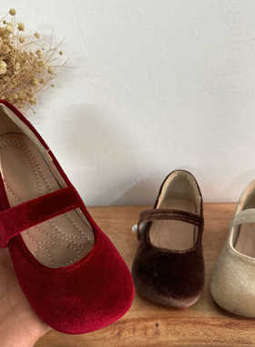 韩版童鞋2025女童秋季新款金丝绒复古红色皮鞋公主鞋珍珠方头单鞋