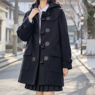 日系学院风牛角扣呢大衣女款连帽黑色JK校供感外套秋冬中长款呢子