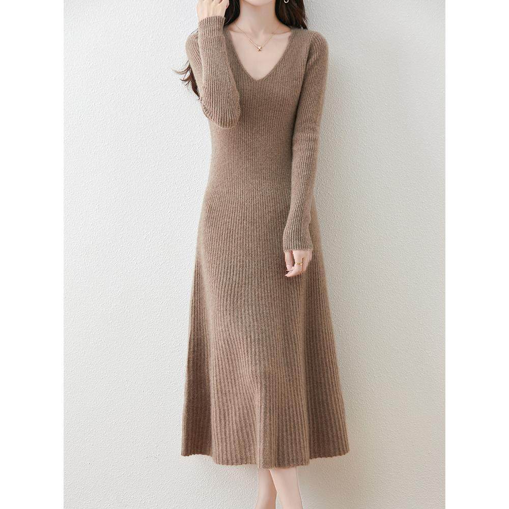 2025新款长款100%纯羊毛衫女士配大衣V领毛衣长裙修身针织连衣裙