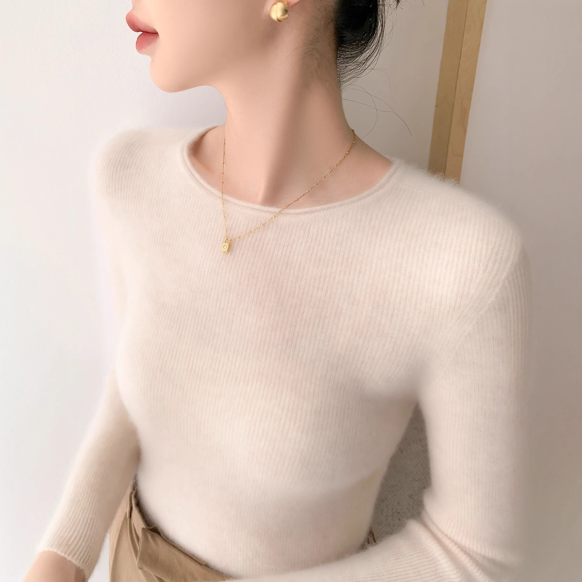 百搭山羊绒卷边圆领无缝女长袖修身显瘦毛衣百搭羊毛针织打底衫