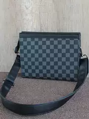 Classic Trendy Hard Leather Handbag for Men, High-End Plaid Pattern Business Casual Crossbody Bag, Large Capacity Men's Shoulder Bag