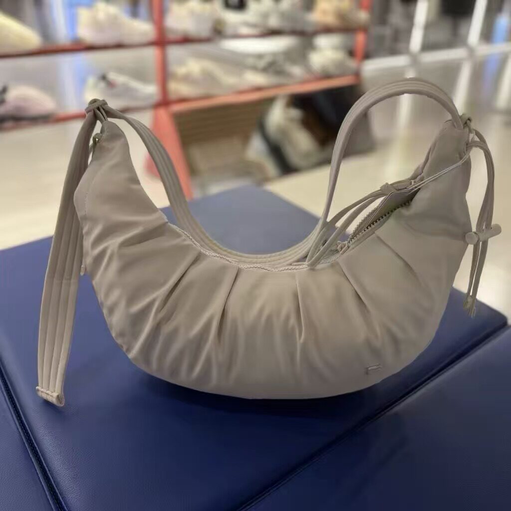 斐乐女包经典简约系列挎包单肩包