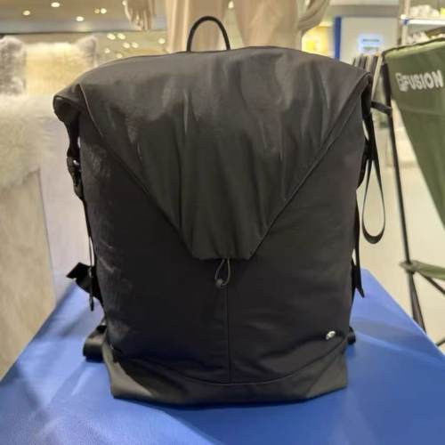 男女款冬季新款运动休闲百搭背包