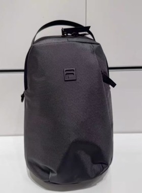 FILA斐乐2026年春新款男子时尚尼龙面料防泼水胸包A13M611105