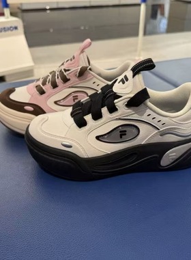 FILA斐乐潮牌2026年春季新款女子休闲时尚百搭运动鞋T12W612907